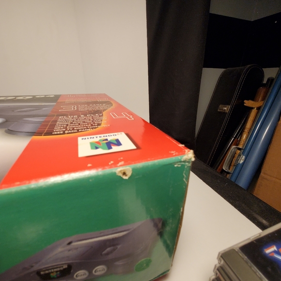Nintendo 64 Console System w/ Box & Controller - Picture 13 of 16